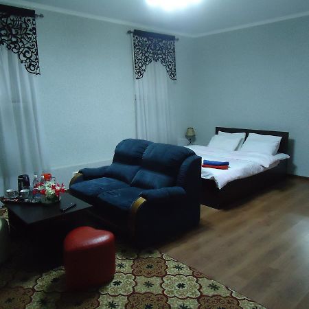 Hotel Tumar Bishkek Esterno foto