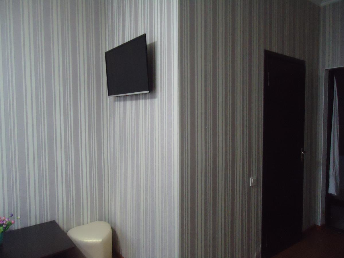 Hotel Tumar Bishkek Esterno foto